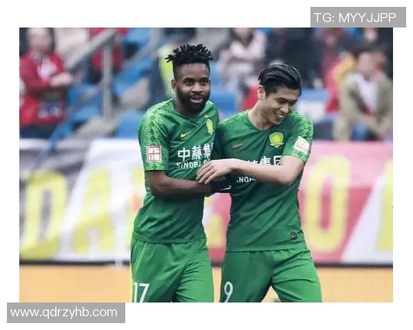 深圳足球队在邀请赛中以100分领跑积分榜展现强劲实力